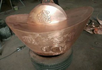 金元寶銅雕塑廠家，鑄銅金元寶雕塑制作公司