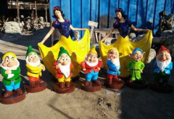 小矮人雕塑廠家，小區(qū)廣場卡通雕塑，玻璃鋼彩繪工藝制作