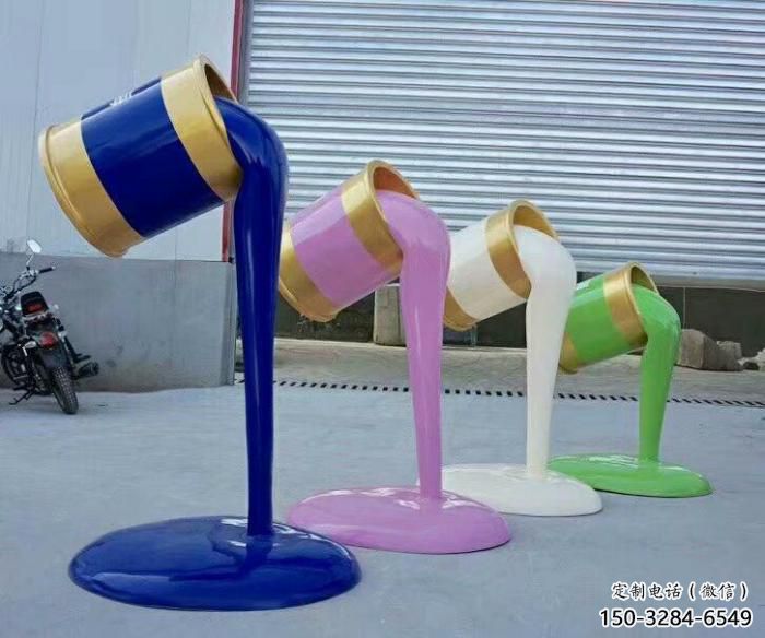創(chuàng)意油漆桶雕塑 步行街店門口雕塑 影視劇小品