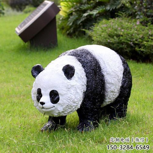 城市玻璃鋼熊貓雕塑廠家 風(fēng)景區(qū)彩繪雕塑 抽象擺件