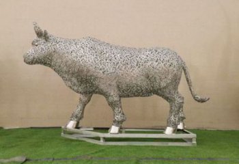 庭院小牛雕塑，動物主題，鏤空工藝