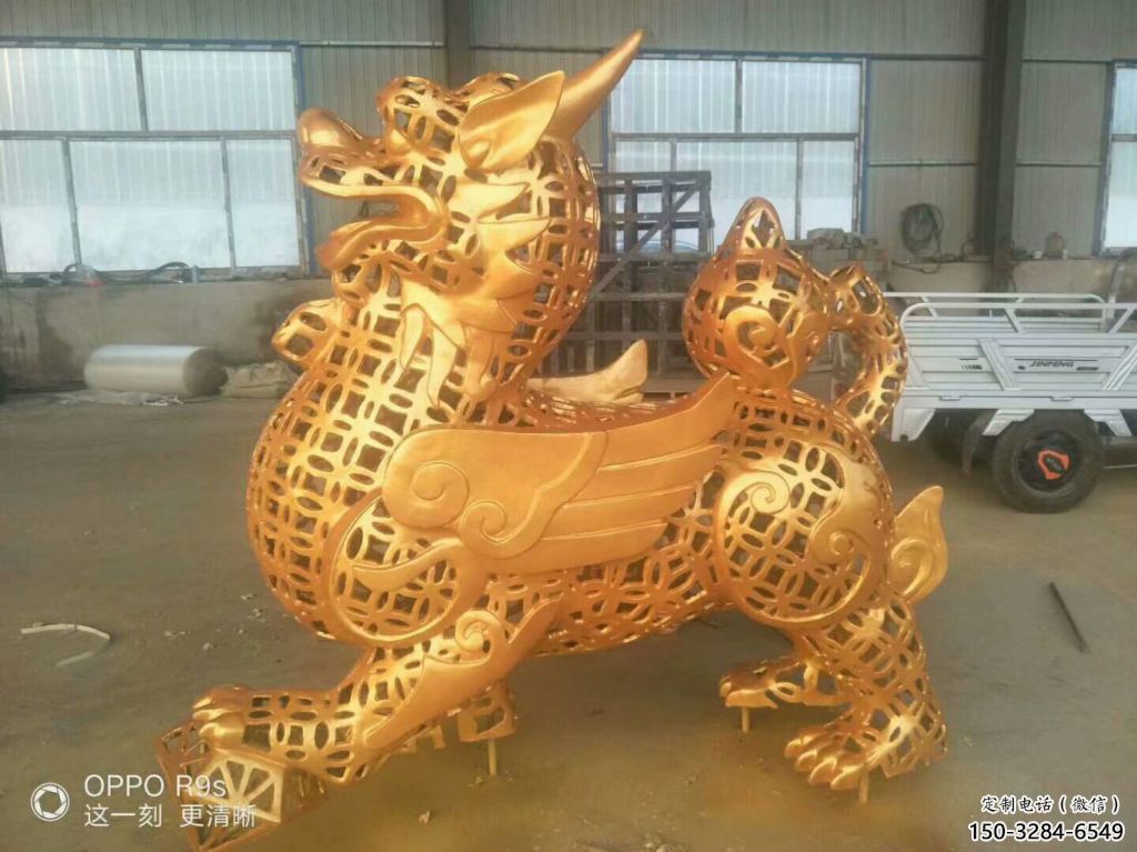 售樓部貔貅雕塑，噴砂發(fā)光雕塑，彩繪題材