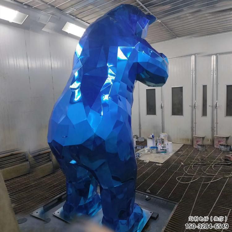 售樓部狗熊雕塑，噴砂發(fā)光雕塑，彩繪題材