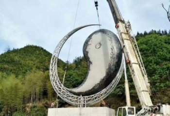 大型月亮雕塑，鍍銅景觀雕塑，鏡面工藝