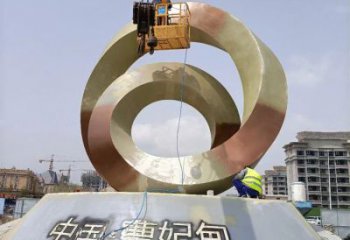 大型圓環(huán)雕塑，鍍銅景觀雕塑，鏡面工藝