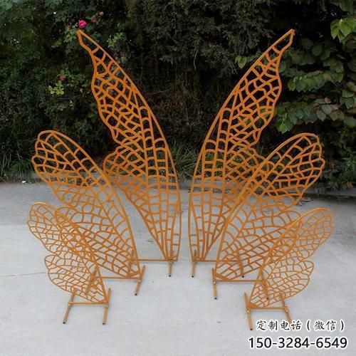 操場翅膀雕塑，鏤空景觀雕塑，噴砂制造