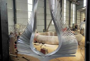 步行街翅膀雕塑，鍛造景觀雕塑，鏤空方式