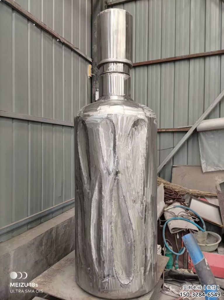 大型酒瓶雕塑，彩繪景觀雕塑，鏡面工藝