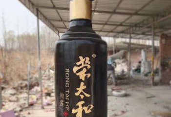 景區(qū)酒瓶雕塑，仿真歐式雕塑，鐵藝材質(zhì)
