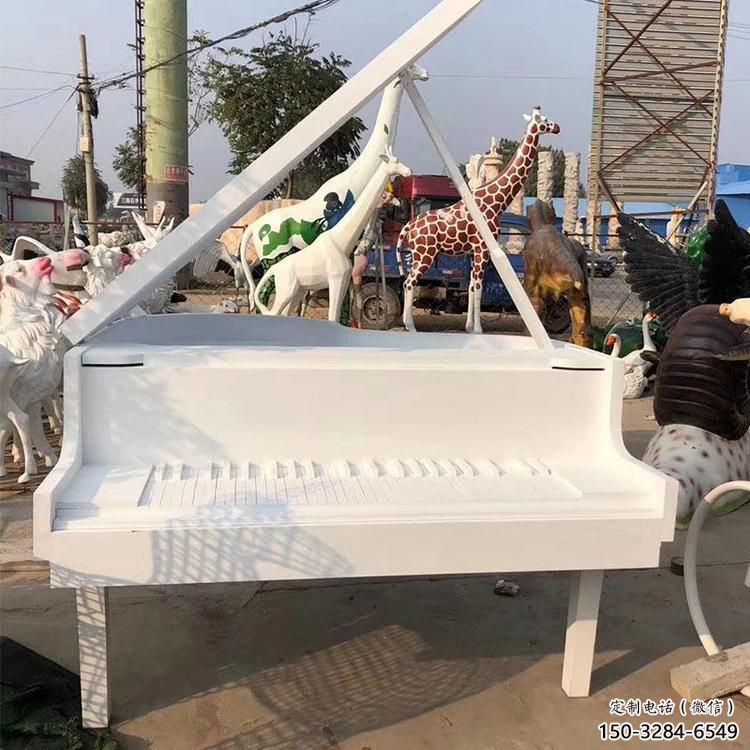 鋼琴雕塑 景觀校園小品 商業(yè)街雕塑