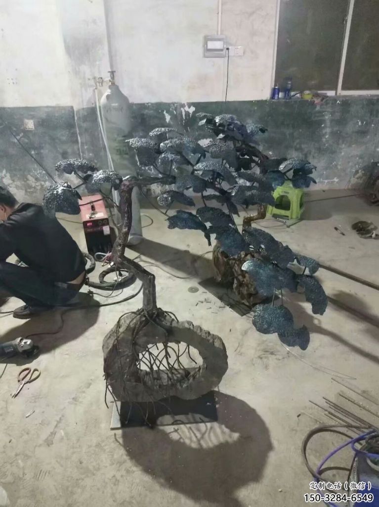 房地產松樹雕塑 現(xiàn)代景觀植物雕塑 幾何大樹雕塑