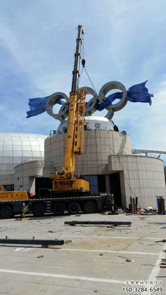 運動場建筑雕塑，不銹鋼五環(huán)雕塑，抽象建筑