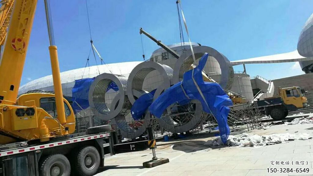 運(yùn)動(dòng)場建筑雕塑，不銹鋼五環(huán)雕塑，廣場建筑