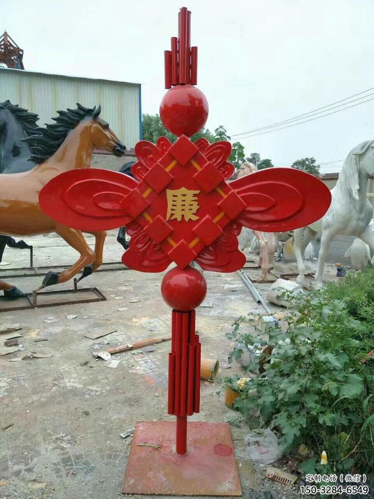 操場(chǎng)中國(guó)結(jié)雕塑廠家，烤漆工藝制作，民俗文化標(biāo)識(shí)