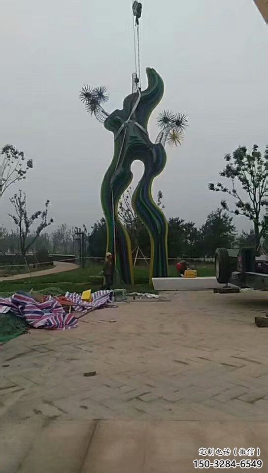 大型商場(chǎng)大門雕塑 仿真景觀雕塑 鏡面拱門雕塑