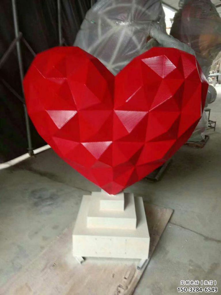 棱面桃心雕塑廠家，切面烤漆工藝，戶外景觀擺件