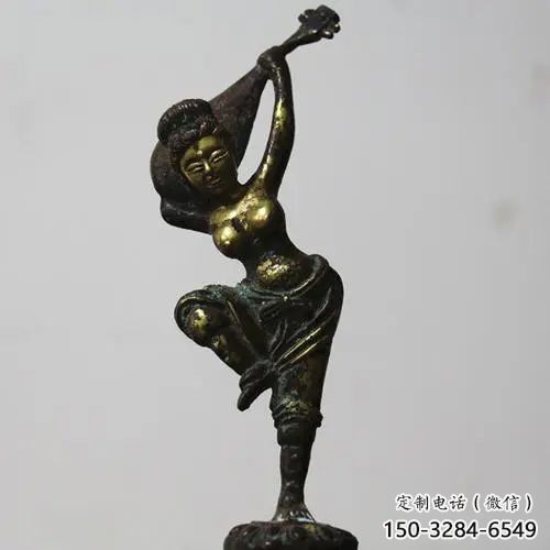 草地琵琶雕塑 現(xiàn)代校園音樂雕塑 大型樂器雕塑