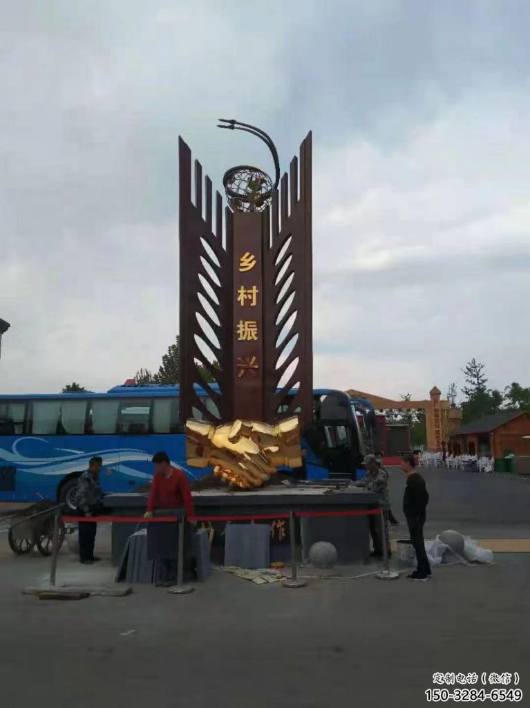 標(biāo)志握手雕塑 剪影雕塑 商業(yè)街誠(chéng)信雕塑