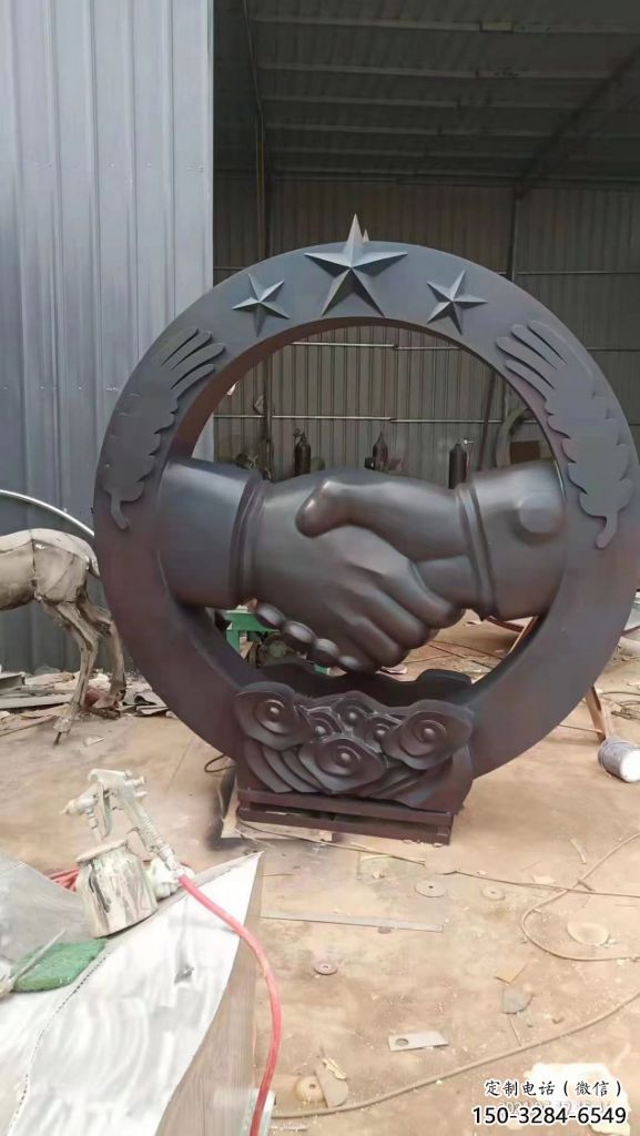 抽象握手雕塑 啞光雕塑 室內(nèi)誠信雕塑