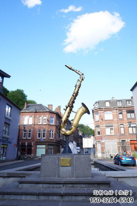 仿真薩克斯雕塑 電鍍現(xiàn)代樂器雕塑 部隊西方樂隊雕塑