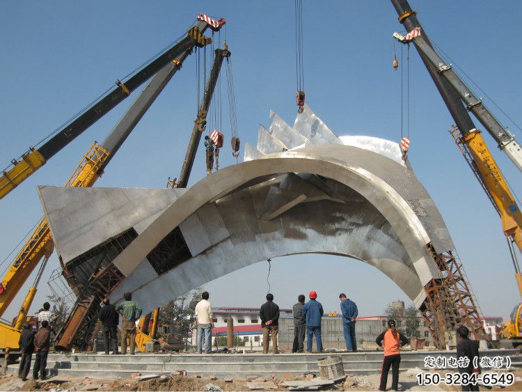 城市大門雕塑，不銹鋼材質(zhì)制作，地標(biāo)文化標(biāo)識