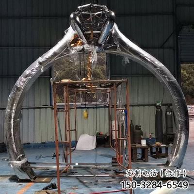 指環(huán)拱門雕塑，戒指藝術(shù)造型，不銹鋼指環(huán)大門雕塑