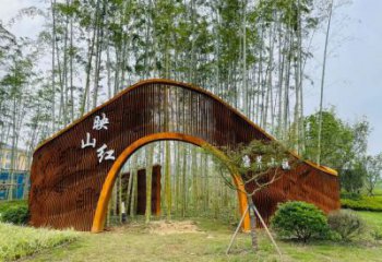 鏤空大門(mén)雕塑，耐候鋼鏤空結(jié)構(gòu)，景觀美陳裝飾