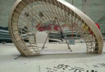 鏤空創(chuàng)意不銹鋼大門雕塑