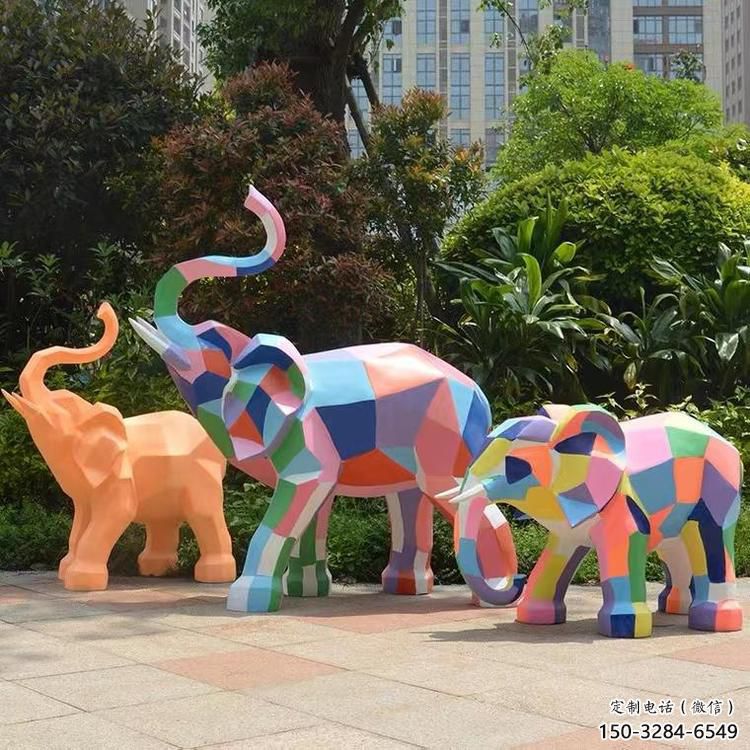 彩繪大象雕塑選用，小區(qū)擺件，大型幾何大象雕塑公司