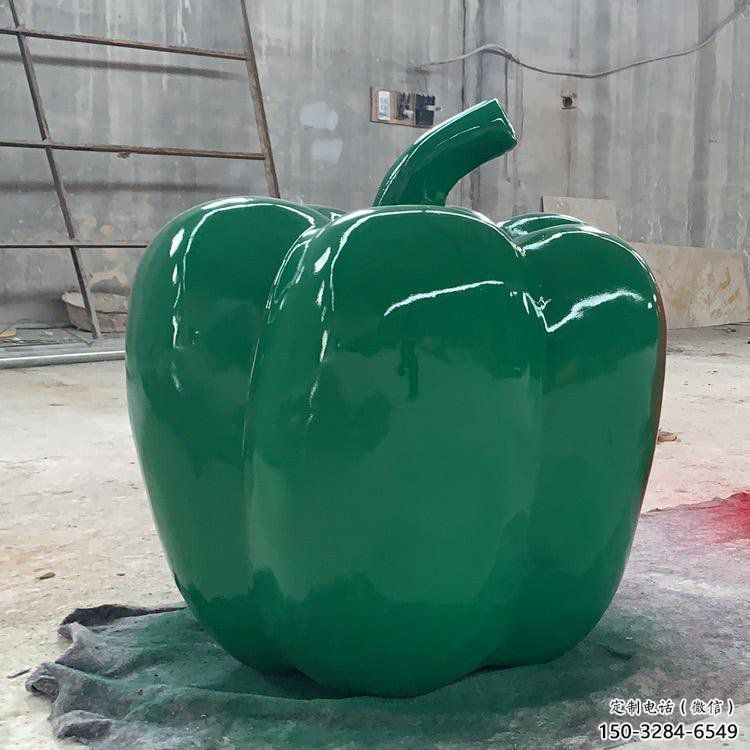 廣場果籃雕塑優(yōu)價，果蔬組合，辣椒果籃雕塑特供