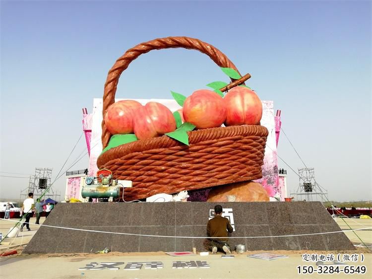 鐵藝果籃雕塑精品，小區(qū)雕塑，鐵藝果籃雕塑提供