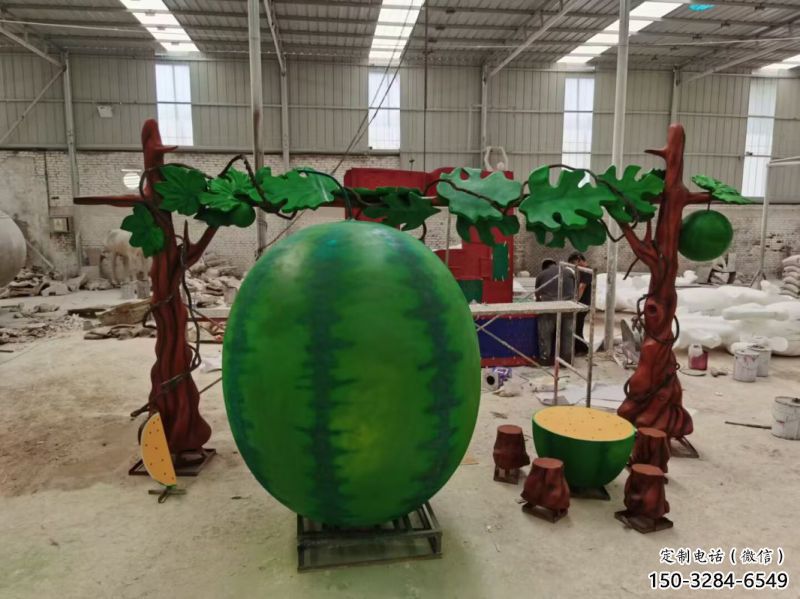 景觀果籃雕塑訂做，景區(qū)案例，西瓜果籃雕塑定制