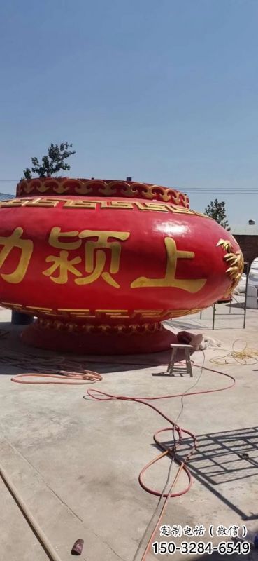 花籃雕塑訂做供需，景區(qū)雕塑，烤漆玻璃鋼花籃雕塑定價(jià)