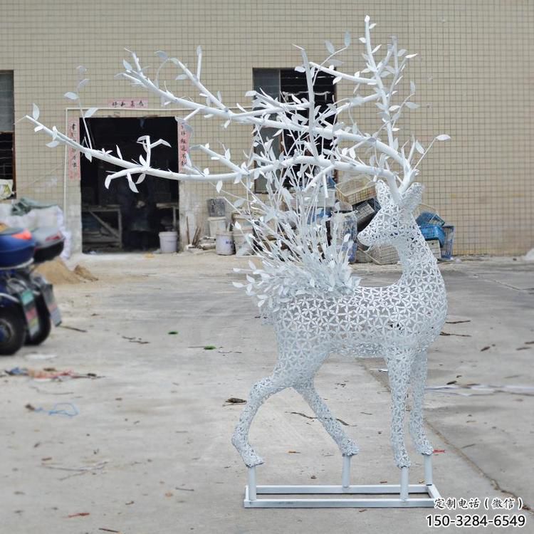 花園梅花鹿雕塑批發(fā)，標(biāo)識(shí)雕塑，展示鏤空梅花鹿雕塑