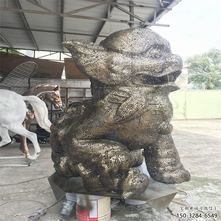 廣場(chǎng)獅子雕塑訂做，鏤空雕塑，不銹鋼透雕獅子雕塑