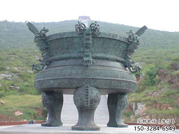 廣場青銅三足爐雕塑