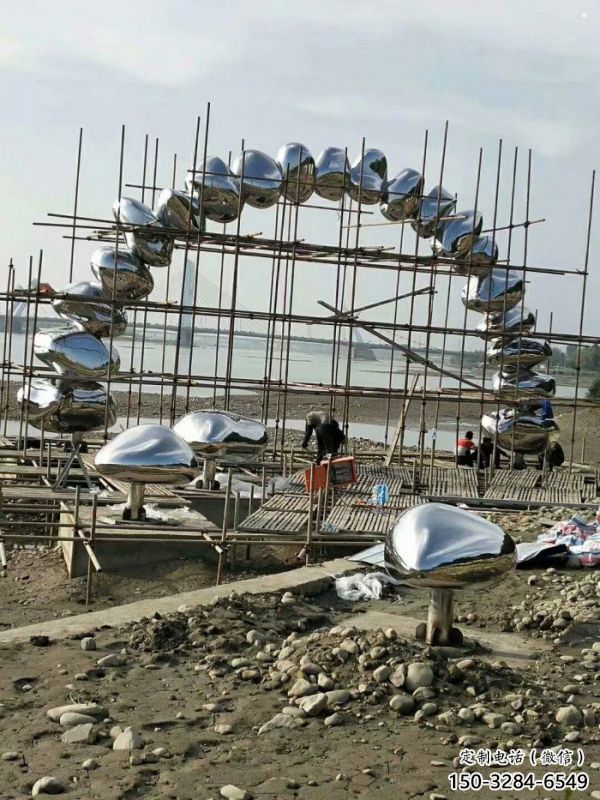 鵝卵石門頭雕塑，創(chuàng)意藝術(shù)設(shè)計(jì)，不銹鋼景觀大門雕塑