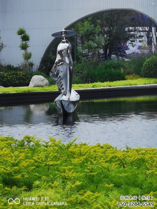 乘船人雕塑指用，小區(qū)擺件，廣場不銹鋼乘船人雕塑制作