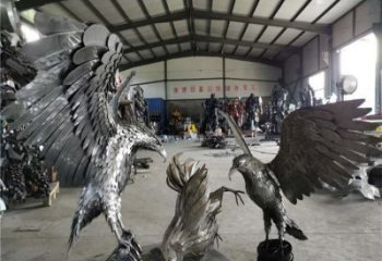 機(jī)甲版老鷹雕塑
