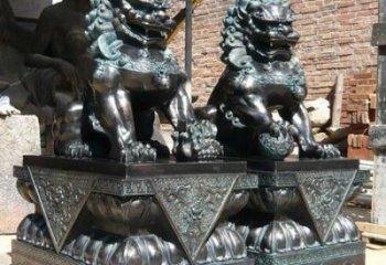 青銅獅子雕塑供應(yīng)，城區(qū)小品，戶外蹲獅雕塑制造商