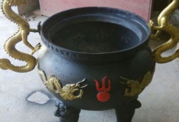 盤(pán)龍三足爐銅雕塑