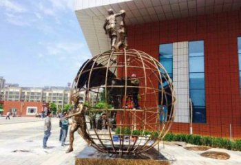 地球儀雕塑常用，景觀(guān)概念，地球儀人物雕塑擺件