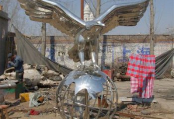 地球儀雕塑通用，多彩藝術(shù)，老鷹踩地球儀雕塑廠家