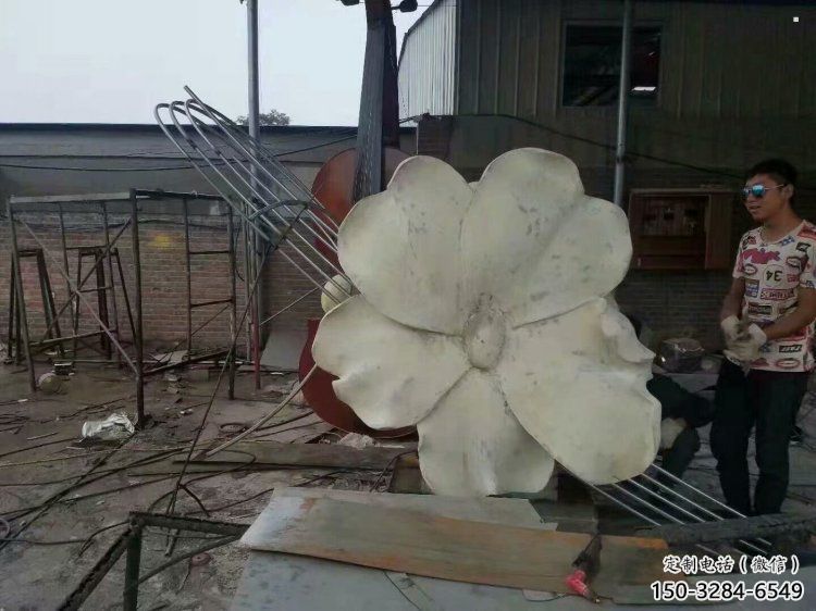 幾何指環(huán)雕塑