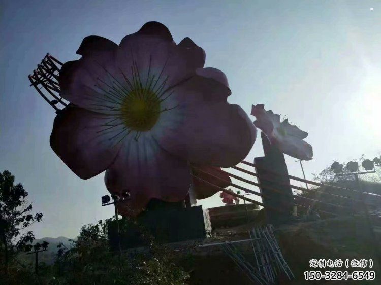 美陳指環(huán)雕塑