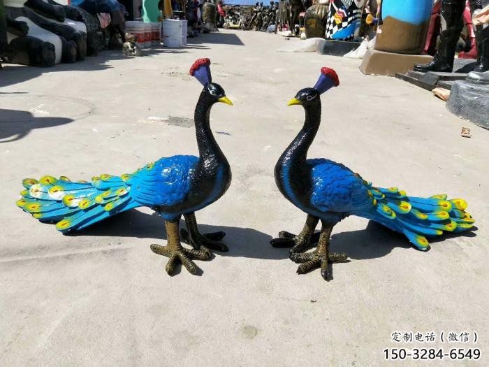 彩繪孔雀雕塑承接，景區(qū)案例，仿真孔雀雕塑制作