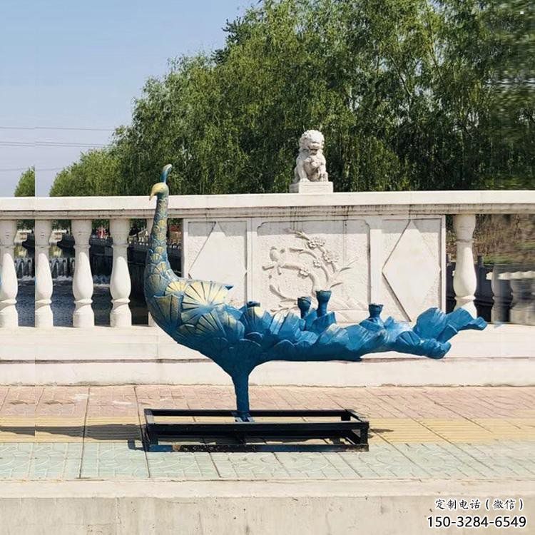 彩繪孔雀雕塑批發(fā)，靜態(tài)雕塑，仿古孔雀雕塑生產(chǎn)商