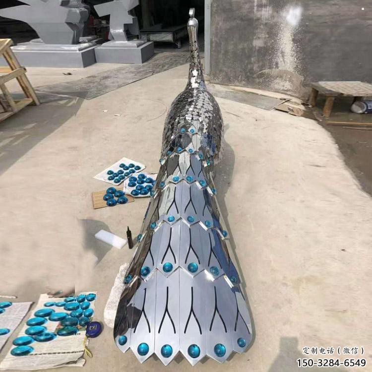 孔雀雕塑優(yōu)選，陸地擺件，不銹鋼孔雀雕塑廠家供給