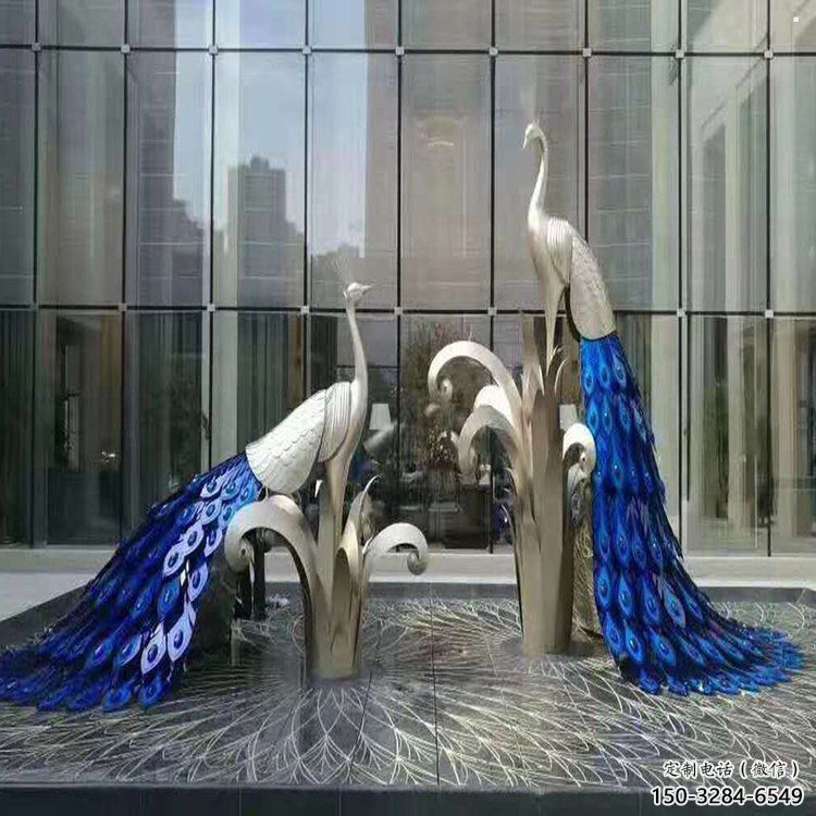 孔雀雕塑制造商，小區(qū)擺件，不銹鋼孔雀雕塑廠家提供
