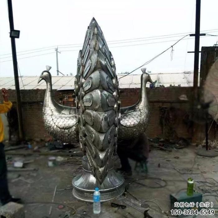 孔雀開屏雕塑廠家，露天雕塑，孔雀開屏雕塑選用